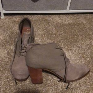 Tom’s heeled boots